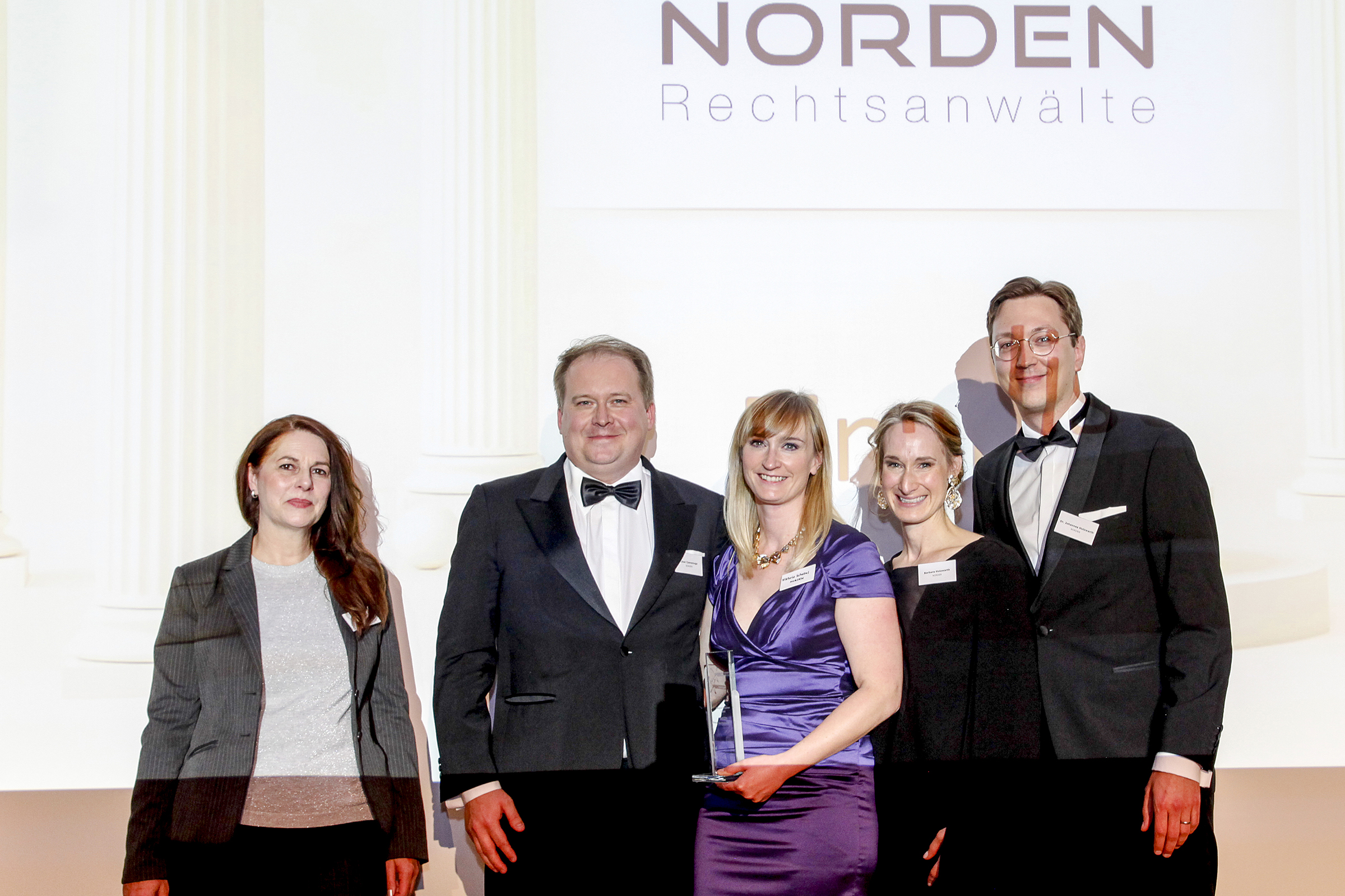 Die Kanzlei Norden aus Düsseldorf ist Finalist der Newcomer (links im Bild - Petra Thiele, smavicon)